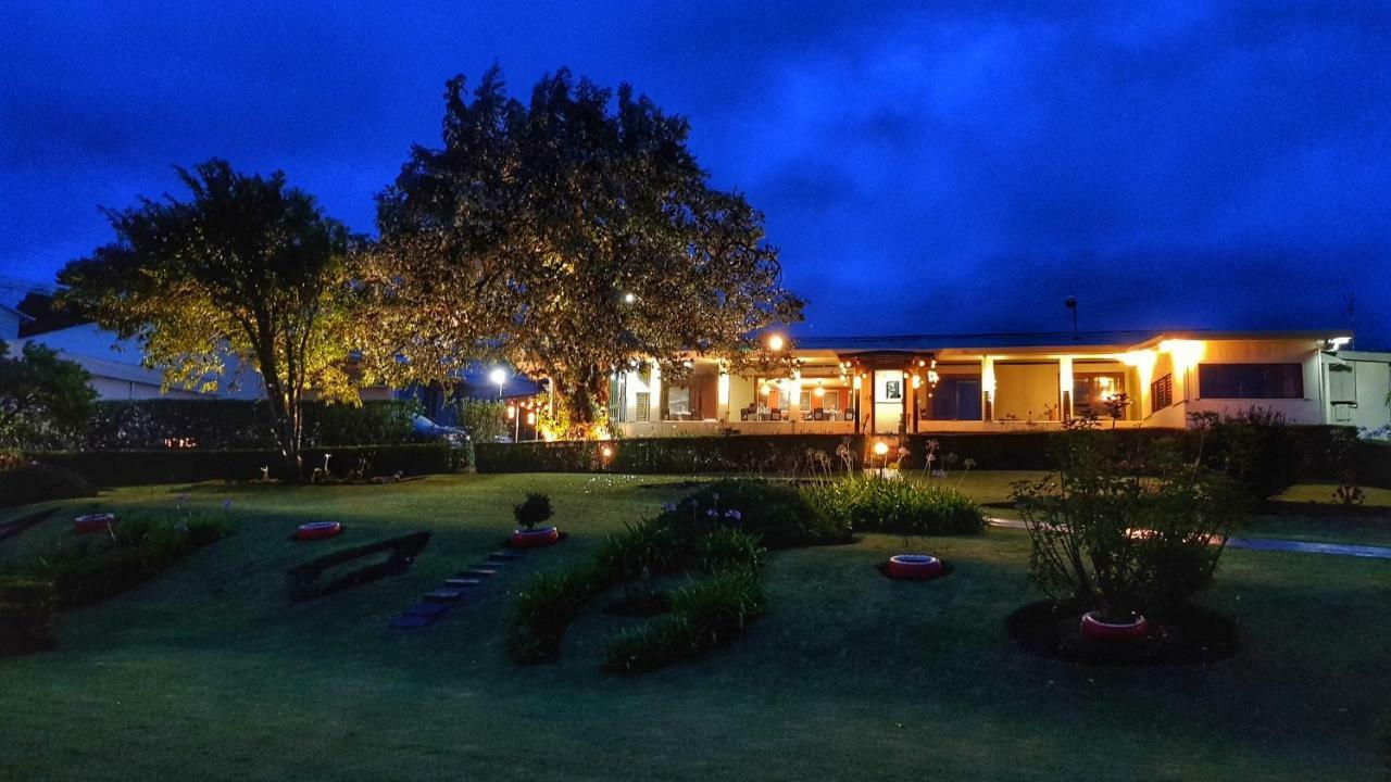 Grandpas & Restaurante Hotel Cartago
